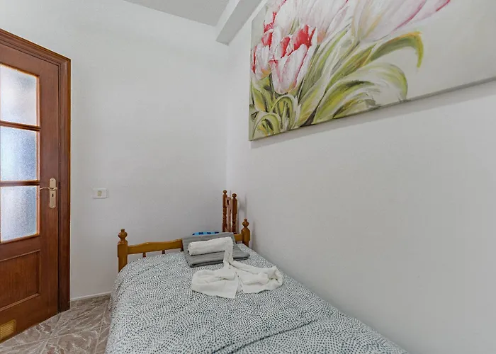 Sea View Paradise Palms